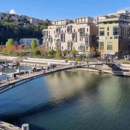 Appartement Dans Peniche Atypique Et Idyllique A Confluence Лион Екстериор снимка